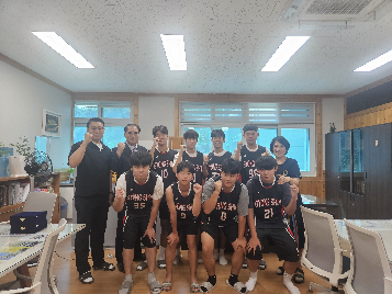 제18회 광주광역시교육감배 학교스포츠클럽대회(남자-농구) 참가로 인해 교장선생님, 학생들 간담회 실시