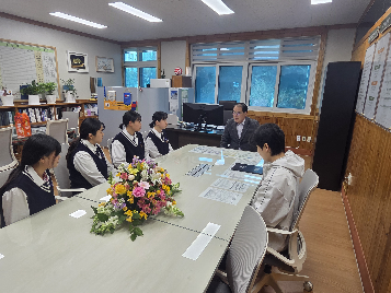 제55회&nbsp;전국소년체육대회(탁구)&nbsp;지역&nbsp;예선&nbsp;참가로&nbsp;인해&nbsp;교장선생님,&nbsp;탁구부가&nbsp;간담회&nbsp;실시